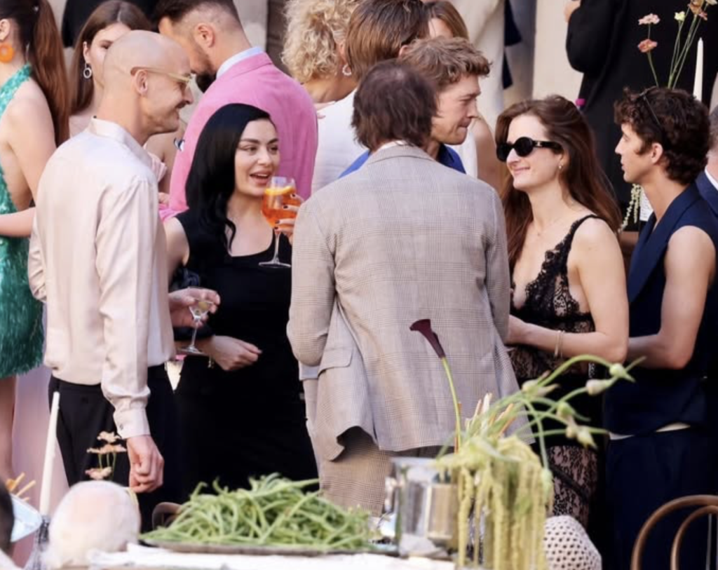 Dua Lipa y Callum Turner celebran su welcome party en Palermo